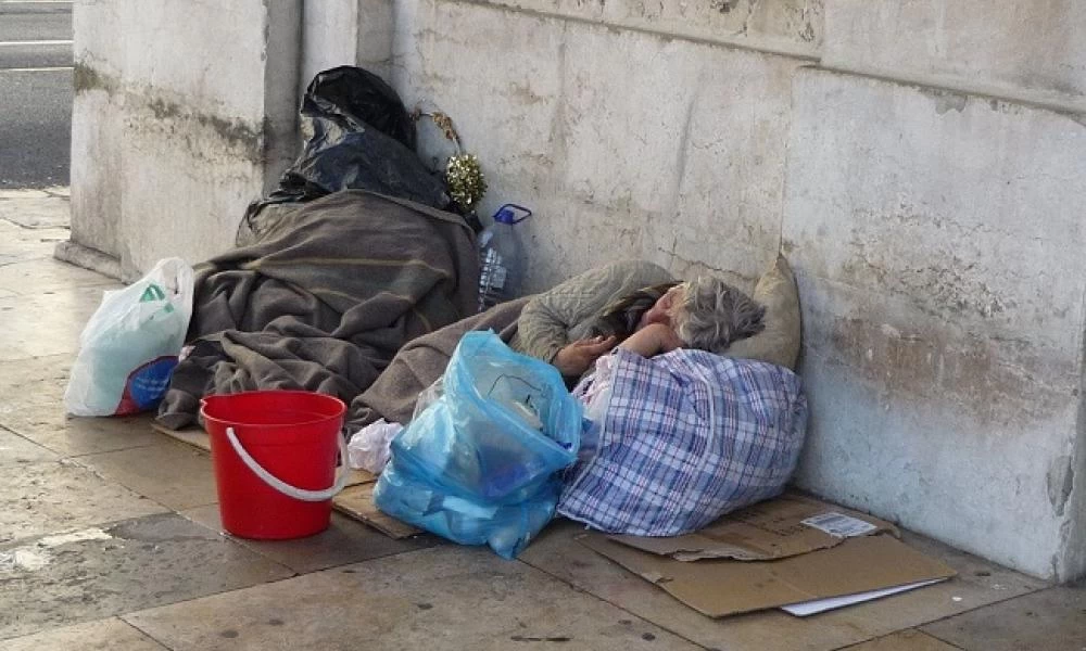 Τρεις άστεγοι πέθαναν μέσα σε έναν μόλις μήνα στην Πάτρα!